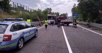 Copertina di Alessandria, scontro tra un furgone e un camion: cinque morti e due feriti