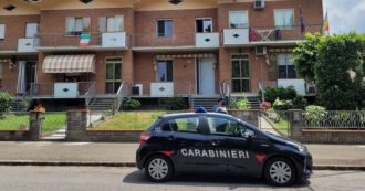 Copertina di Modena, la babysitter confessa: “Ho buttato io il bambino dalla finestra, ero in catalessi”