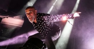 Copertina di Il ritorno dei Bauhaus: in nove punti l’immaginario gotico della band di Peter Murphy