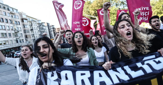 Copertina di “Troie”: l’oltraggio di Erdogan ai ragazzi di Gezi Park