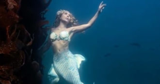 Copertina di Sapete cos’è il “mermaiding”? “Diventare” sirena (o tritone) e fare sport: ecco di che si tratta