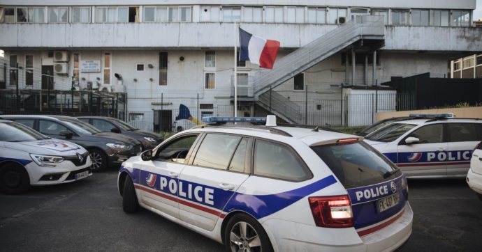 Parigi, sparatoria a Montmartre: la polizia apre il fuoco, due persone ferite in modo grave