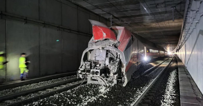 Incidente Frecciarossa, dissequestrata l’area. Fs: “Si stima in circa tre giorni il riavvio della circolazione sulla tratta Roma-Napoli”
