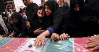 Copertina di Iran, altre due morti sospette tra membri dei pasdaran e scienziati: il modus operandi è simile a quello già messo in atto dal Mossad