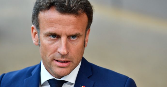 Francia, Macron cerca la maggioranza con le consultazioni all’Eliseo. Ma i Repubblicani lo gelano: “Non saremo la sua ruota di scorta”
