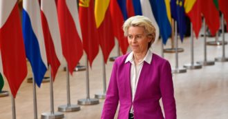 Copertina di Ue, i Liberali rompono con von der Leyen sullo sblocco dei fondi del Pnrr alla Polonia: “Presenteremo mozione di sfiducia”