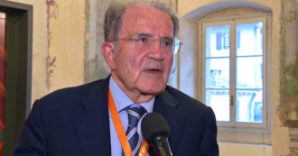 Copertina di Prodi: “Pace in Ucraina? Bisogna far presto, il rischio è che Europa e Stati Uniti si dividano ancora di più”