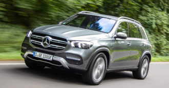 Copertina di Mercedes rilancia i suoi modelli ibridi plug-in: “Contributo forte alla mobilità pulita”
