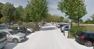 Copertina di Ancona, parcheggiatrice aggredita con calci e sputi: “Mi diceva: tu non sai chi sono io, io sono di Ostia”. E’ caccia a un suv
