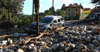 Copertina di Alluvione a Varese, auto travolte dal fango e dai detriti a Casalzuigno – Video