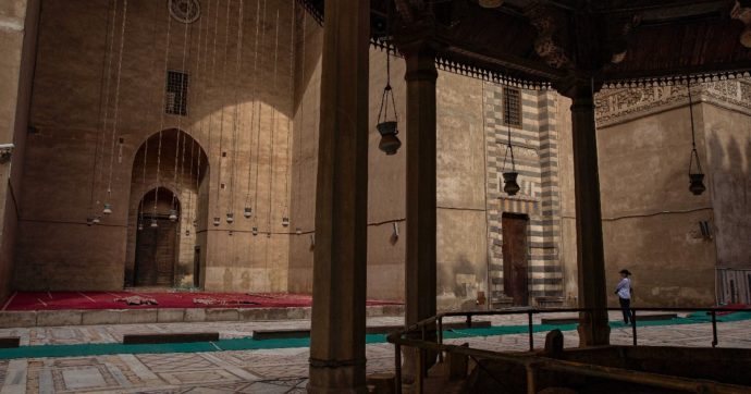 Egitto, ora anche le donne potranno emettere delle ‘fatwa’: ecco le prime 4 religiose che risponderanno alle domande delle fedeli