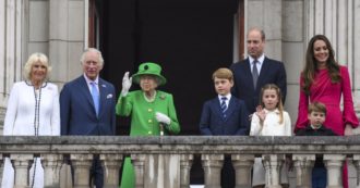 Copertina di Giubileo della Regina, ecco perché si è vestita di verde brillante (no, la scelta dei colori non è a caso)