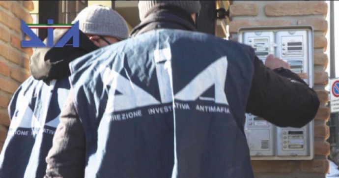 Camorra, decapitato il clan Mallardo: il boss gestiva i traffici dalla poltrona del dentista