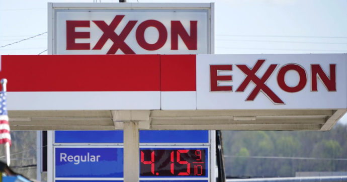 Exxon e la corsa delle compagnie petrolifere, azioni sui valori più alti di sempre. Capitalizzazione sopra i 440 miliardi