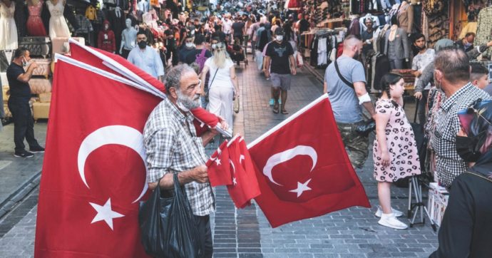 Copertina di Troppo utile per fallire: il miracolo Turchia