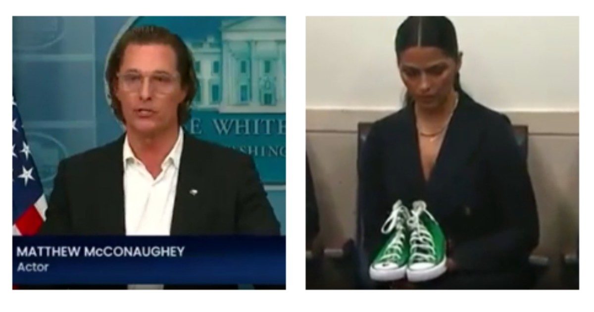 Matthew McConaughey dal palco della Casa Bianca mostra le Converse verdi di una giovane vittima della sparatoria di Uvalde