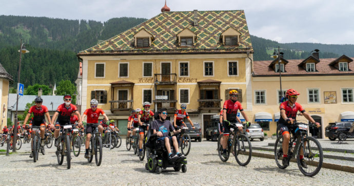 Dolomiti for Duchenne, dal 16 al 19 giugno l’evento in mountain bike tra le montagne per raccogliere fondi per la ricerca scientifica