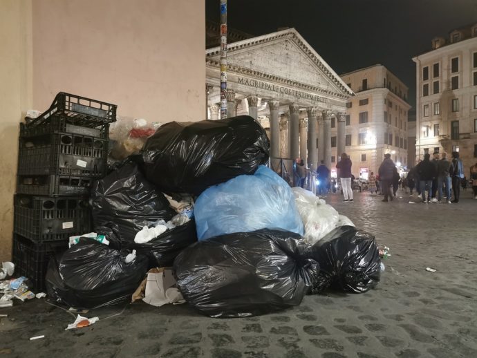 Roma è sporca ma l’inceneritore è un errore. Sbaglia il governo a lasciare Gualtieri a gestire