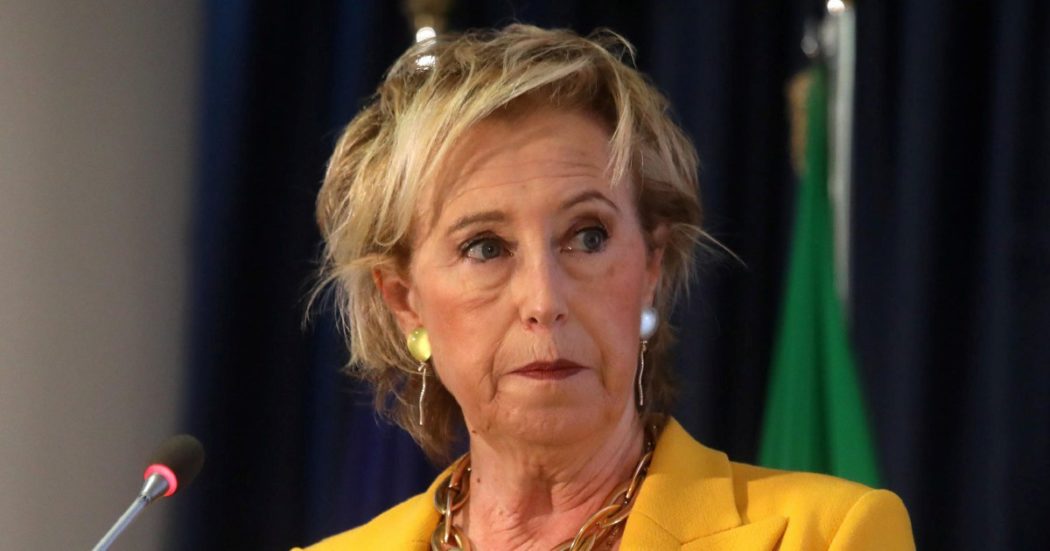 Lombardia, il Pd chiude a Letizia Moratti: “Sostegno non è opzione”. Cottarelli: “Se mi propongono la candidatura, la considero”