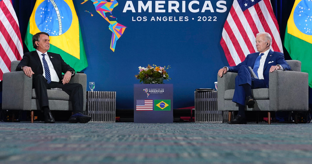 Biden e il flop al Summit delle Americhe, tra defezioni e i diktat di Bolsonaro. Che si smarca sull’Ucraina: “Ho un Paese da portare avanti”