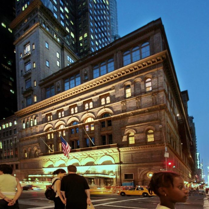 Alla Carnegie Hall di New York, un’opera (anzi 19) per i diritti di genere