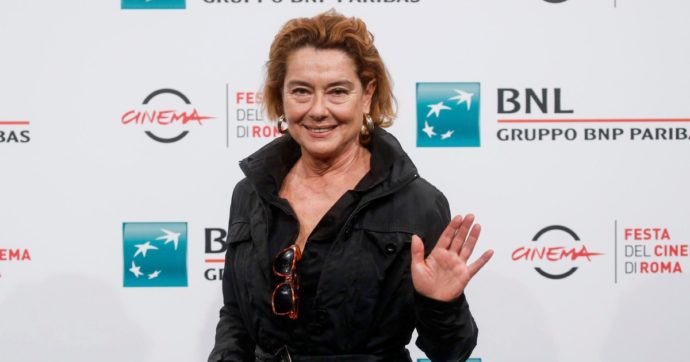 Monica Guerritore: “La guerra ci fa salire tutti sul ring: sentimenti gelati, zero confronto”