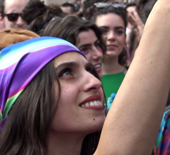 Roma Pride, le voci: “Ai politici diciamo ‘ascoltate questa piazza’. Non ci servono promesse da campagna elettorale, ma leggi e diritti”