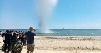 Copertina di Ucraina, mina esplode in acqua durante le operazioni di bonifica nel Mar d’Azov