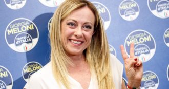 Copertina di Arianna Meloni racconta la sorella Giorgia: “Da bambine incendiammo la casa involontariamente. Io dico che fu colpa sua, lei mia”