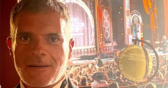 Copertina di Tony Award, trionfa Stefano Massini con “The Lehman trilogy”: a lui cinque premi degli “Oscar” del teatro. Ecco chi è e di cosa parla l’opera