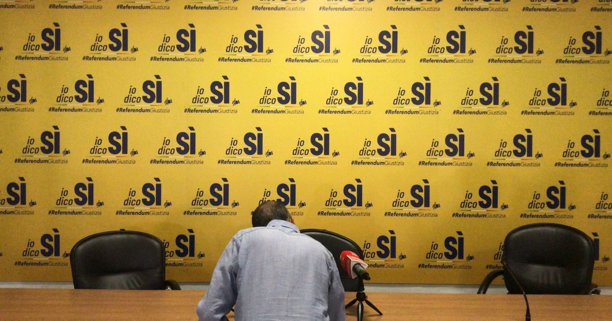 Referendum giustizia – Firme nascoste, quesiti pasticciati o inutili e una campagna boomerang: così si è arrivati al risultato peggiore di sempre. E nella notte della sconfitta Salvini fugge (di nuovo)
