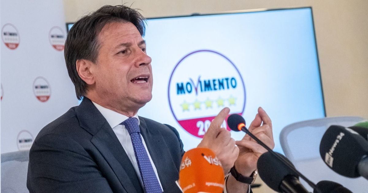 M5s, la nota dei vertici: “Il Parlamento sia coinvolto sulle armi”. E c’è la diffida a Di Maio: “Basta danneggiare l’immagine dei 5 stelle”