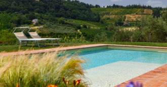 Copertina di Belén Rodriguez e Stefano De Martino in vacanza nella stessa villa di Barbara D’Urso. Ecco quanto costa una settimana