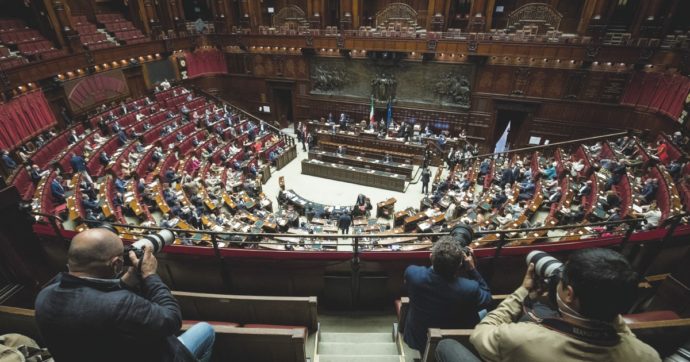 Draghi volerà a Kiev anche per sminare la mozione sulle armi