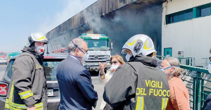 Tmb, la scintilla in un video. Roma: rifiuti in emergenza