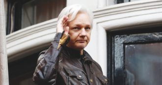 Copertina di “Prendetevi Assange”. Così Londra ubbidisce agli ordini degli Usa