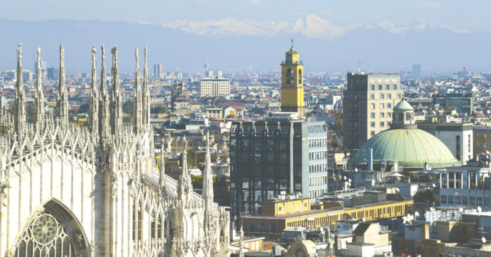 Blackout continui a Milano, giovedì consumi su del 25% rispetto alla settimana scorsa. Il gestore: “Condizionatori mai sotto i 27 gradi”