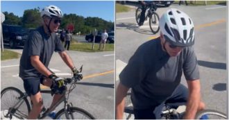 Copertina di Usa, il presidente Joe Biden cade dalla bicicletta, da fermo. Numerosi i video che immortalano la scena