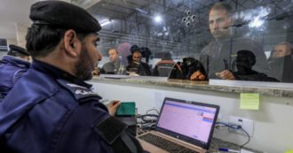 Copertina di Israele. Gaza ribolle, Tel Aviv concede 20mila licenze di lavoro