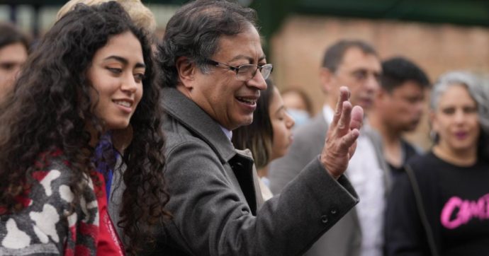 Gustavo Petro, la Colombia va a sinistra. Giovani e donne: così ha vinto contro il vecchietto Tiktok
