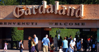 Copertina di Gardaland e le chiusure anticipate: “Mancano i lavoratori”. I commenti sui social: “13 ore invece di 7 con straordinari non pagati”