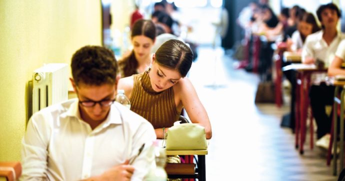 Copertina di Scuola, Federico Condello: “L’istruzione chiede più fondi, non tagli ai tempi delle lezioni”