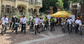 Copertina di Appennino Bike tour, parte la quinta edizione del “Giro d’Italia” di Legambiente per promuovere il cicloturismo nelle aree interne