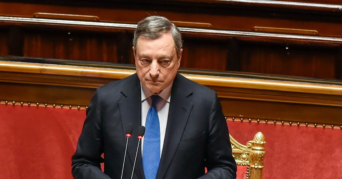 Dopo le tensioni la maggioranza trova l’accordo sulla risoluzione: ok del Senato con 219 sì, 20 no e 22 astenuti. Nel testo riferimento alle armi, al coinvolgimento delle Camere e al decreto Ucraina