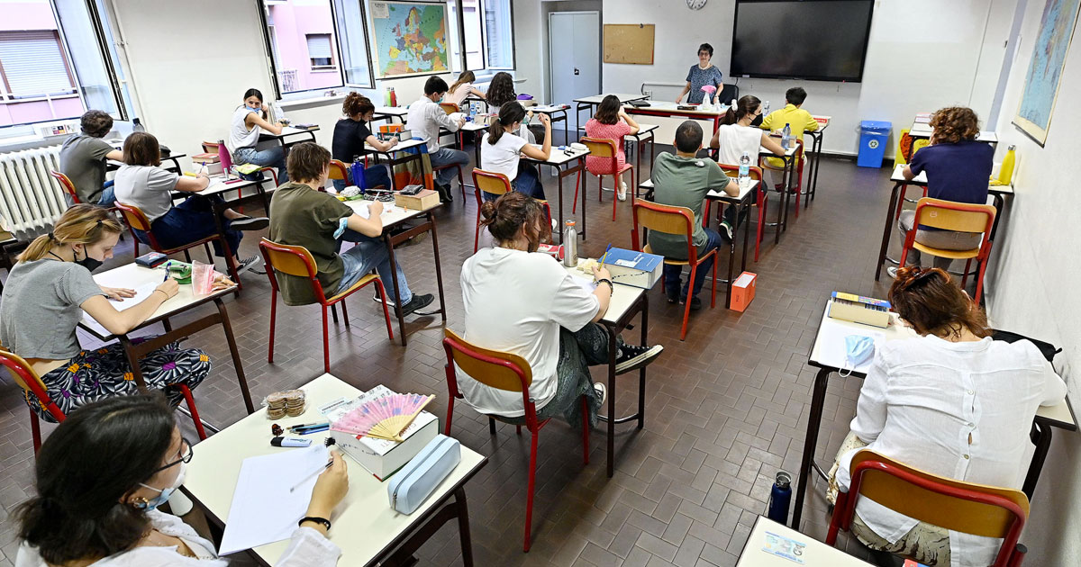 Maturità 2025, i consigli degli scrittori: “Non scrivete per compiacere i commissari. E il voto non è un giudizio su chi siete” Maturità 2025, i consigli degli scrittori: “Non scrivete per compiacere i commissari. E il voto non è un giudizio su chi siete”