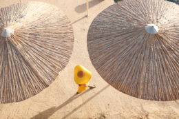 Copertina di Mediterraneo d’autore, il lato più esclusivo delle mete più conosciute dell’estate