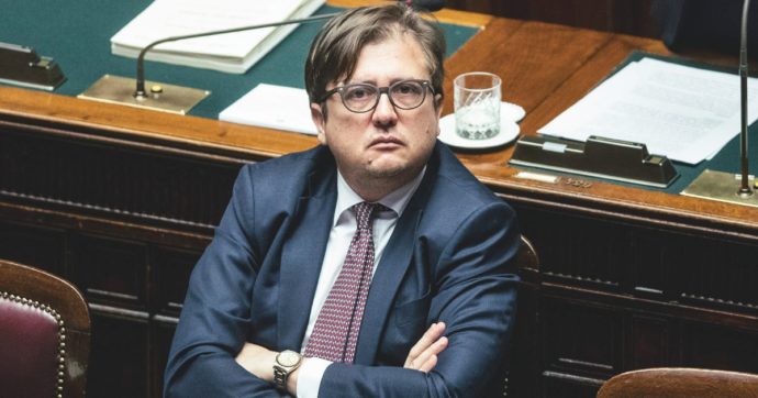 Anche Sileri se ne va. Di Maio “cerca” sindaci