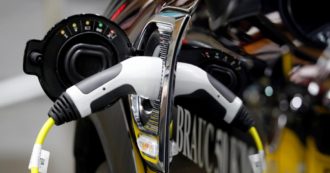 Copertina di Poche colonnine di ricarica, già si complica la missione