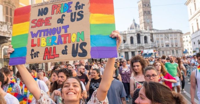 L’onda Pride continua: coi diritti sotto assedio, sfilare è necessario
