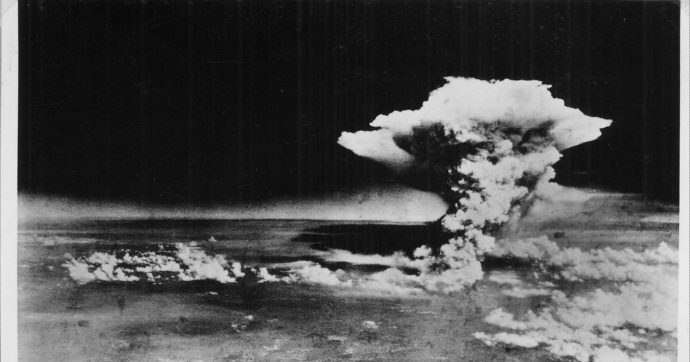 Copertina di Rischio nucleare, il sindaco di Hiroshima: “Doveroso svegliare il mondo”